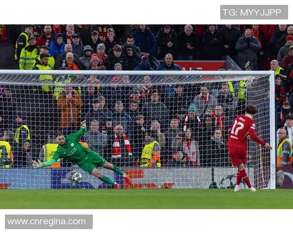 足球明星的华丽失误与幽默嘲讽的精彩瞬间大盘点